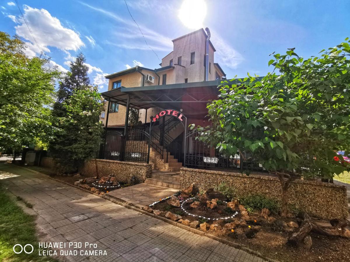 Hotel Swiss Shumen Esterno foto