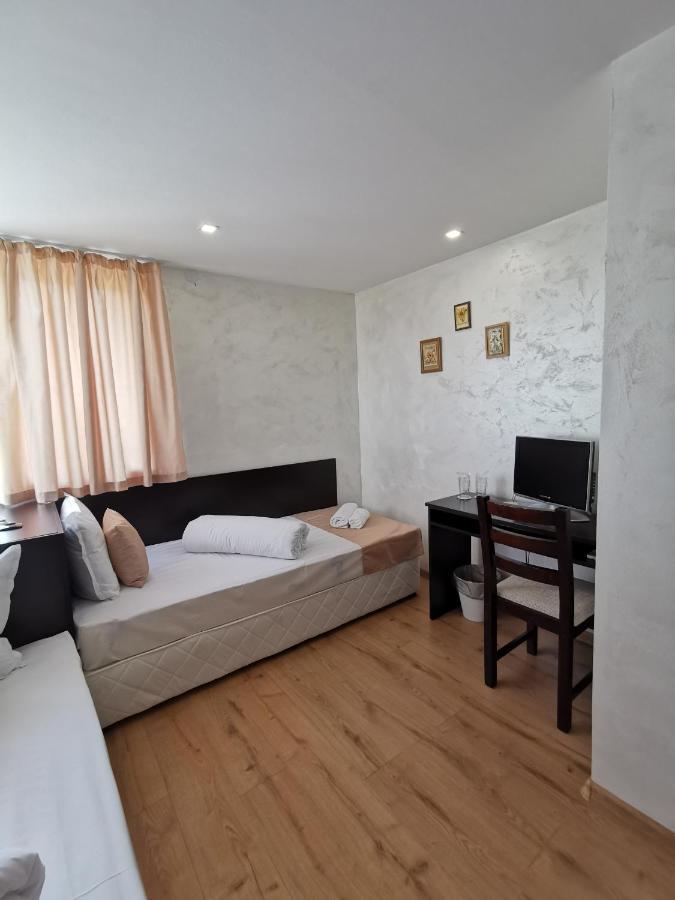 Hotel Swiss Shumen Esterno foto