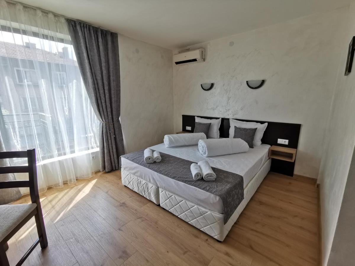 Hotel Swiss Shumen Esterno foto